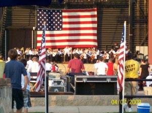 The flag was gorgeous behind the orchestra!