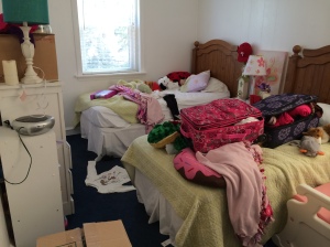 girls messy bedrooms